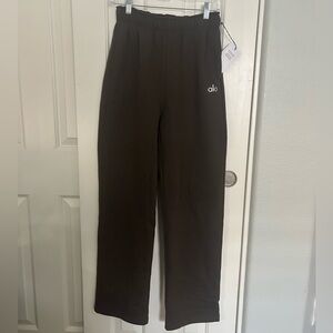 NWT Alo Yoga Espresso Accolade Sweatpants Size XS
